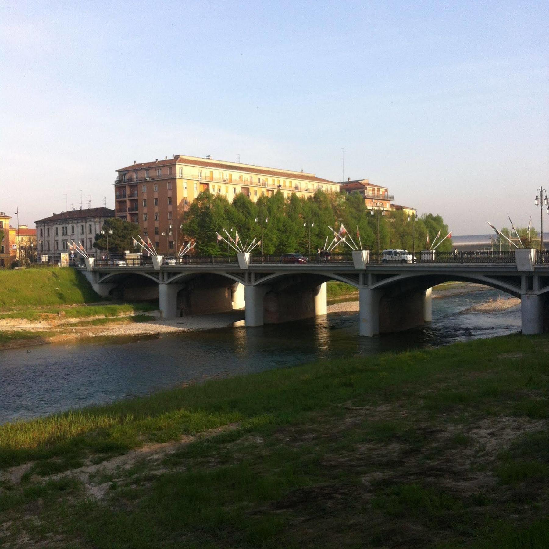 Apartmán A Casa Di Franci Parma Exteriér fotografie